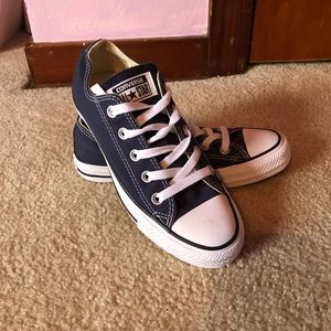 Navy Converse Low Top Tennis Shoes